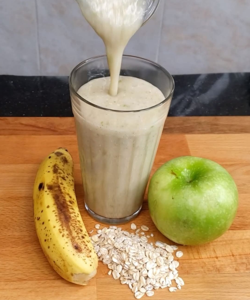 Strengthen Your Bones and Boost Your Health with Green Apple, Oats, and Banana!