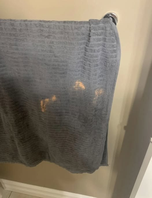 The Truth About Orange Stains on Towels That Stay Put